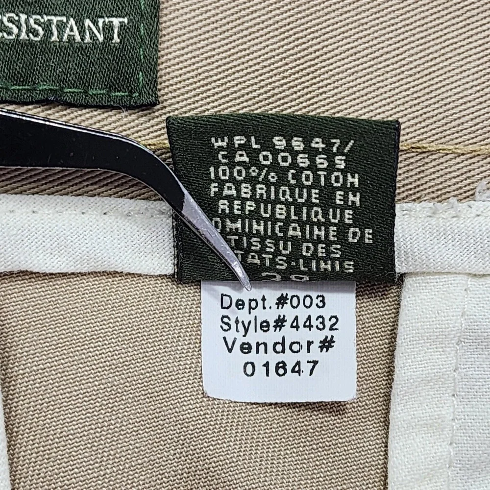Vintage Eddie Bauer Shorts Mens 38‎ Beige Wrinkle Resistant Pleated Chino Preppy